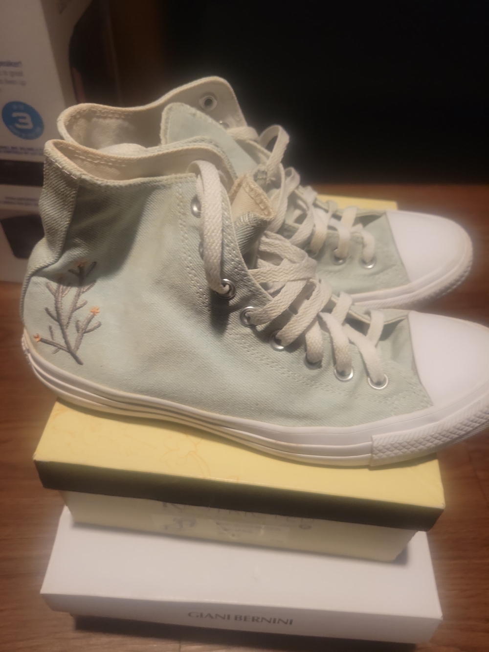 Converse Denim High-Top Canvas Sneakers with Floral Embroidery Az 10M
